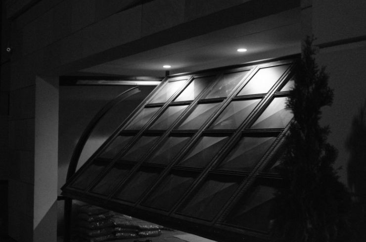 ガレージ・車庫・店舗用　軽量電動シャッター