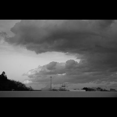 オーダーでオリジナルオンリーワンのガレージシャッターを設置いたします。